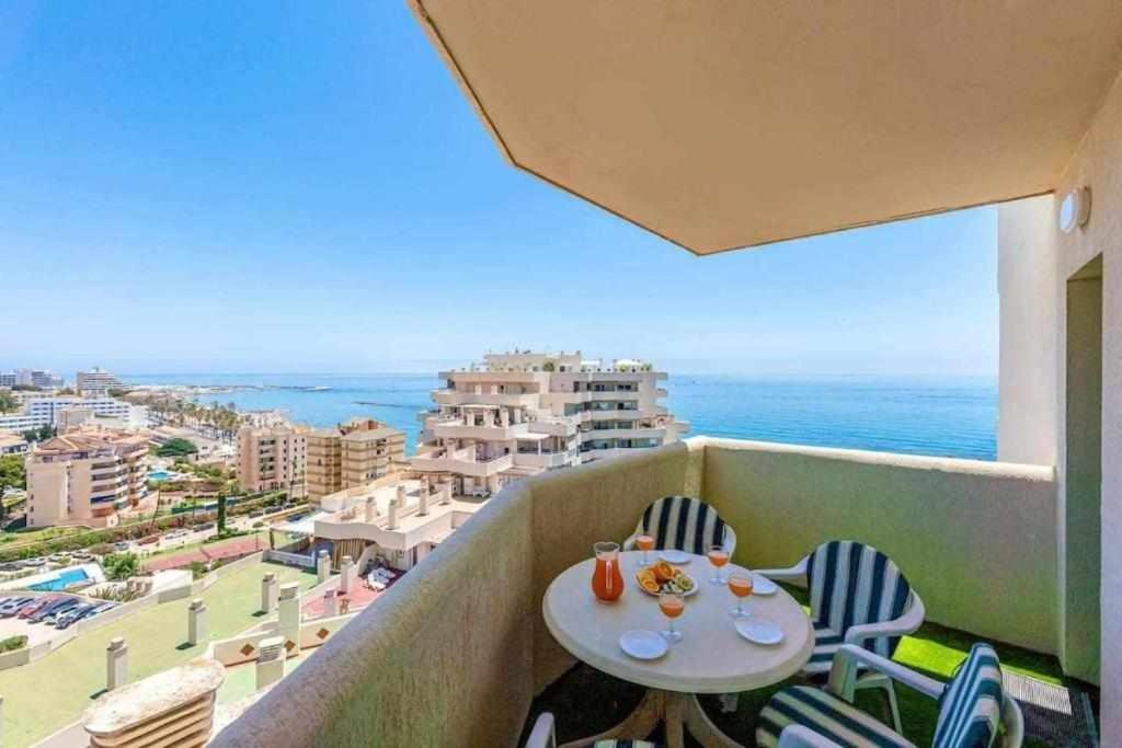 Benalbeach Apartamento Con Vistas Maravillosas Málaga Dış mekan fotoğraf