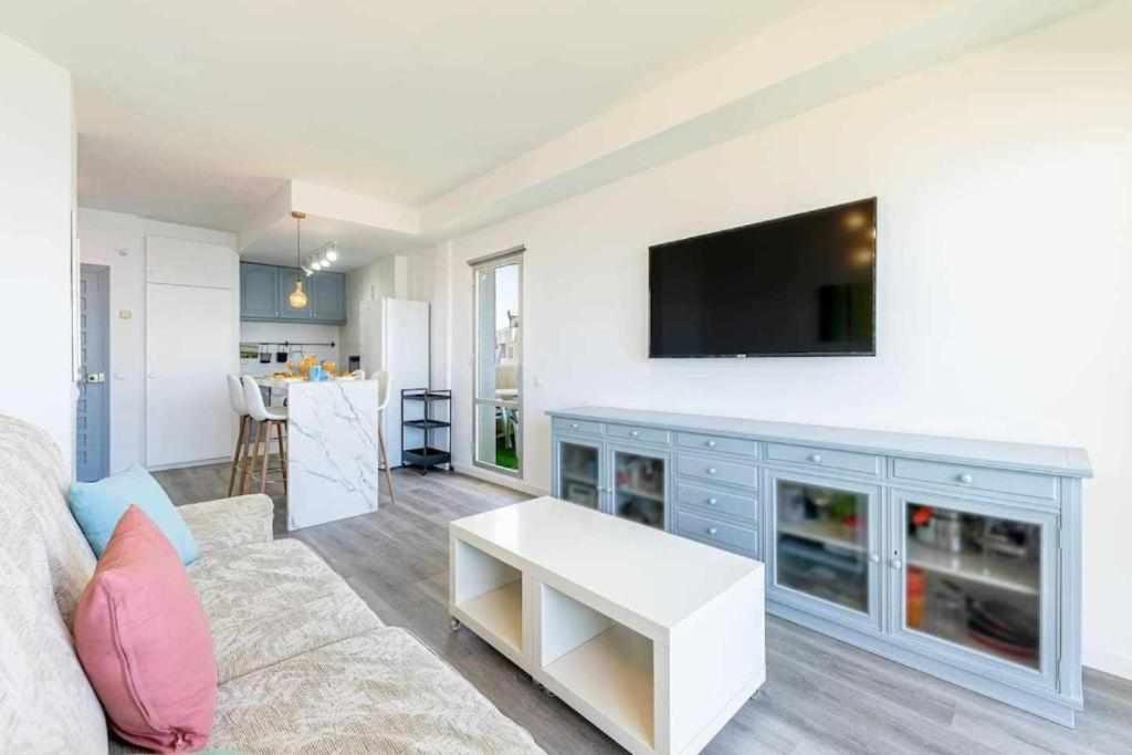 Benalbeach Apartamento Con Vistas Maravillosas Málaga Dış mekan fotoğraf