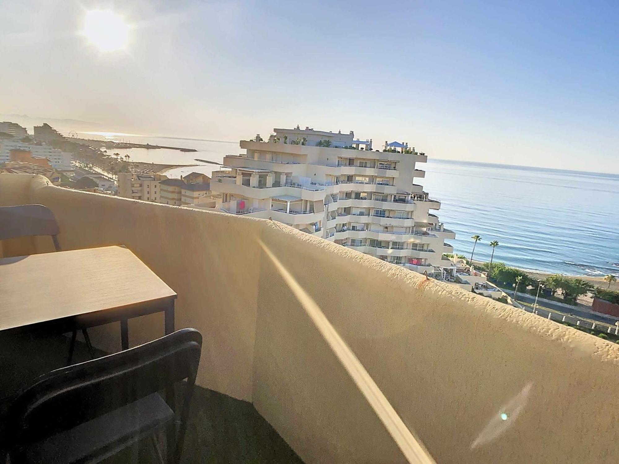 Benalbeach Apartamento Con Vistas Maravillosas Málaga Dış mekan fotoğraf