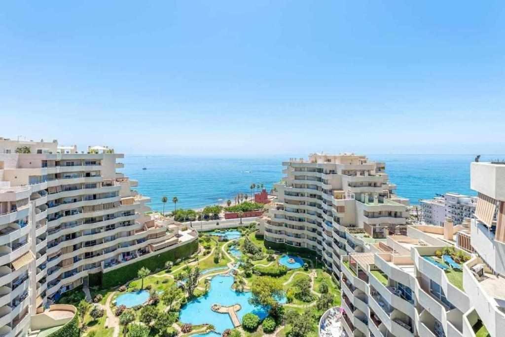 Benalbeach Apartamento Con Vistas Maravillosas Málaga Dış mekan fotoğraf
