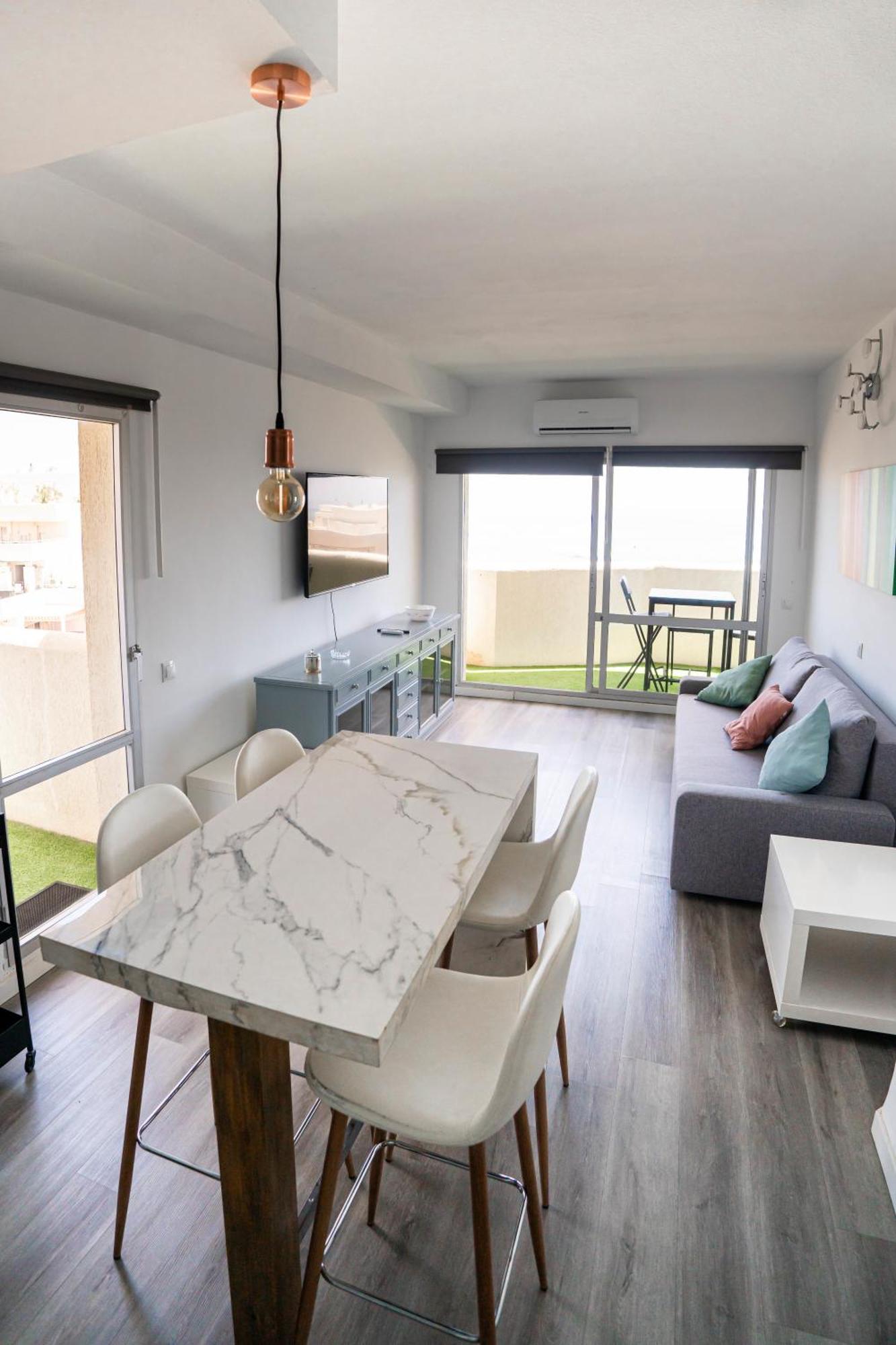 Benalbeach Apartamento Con Vistas Maravillosas Málaga Dış mekan fotoğraf