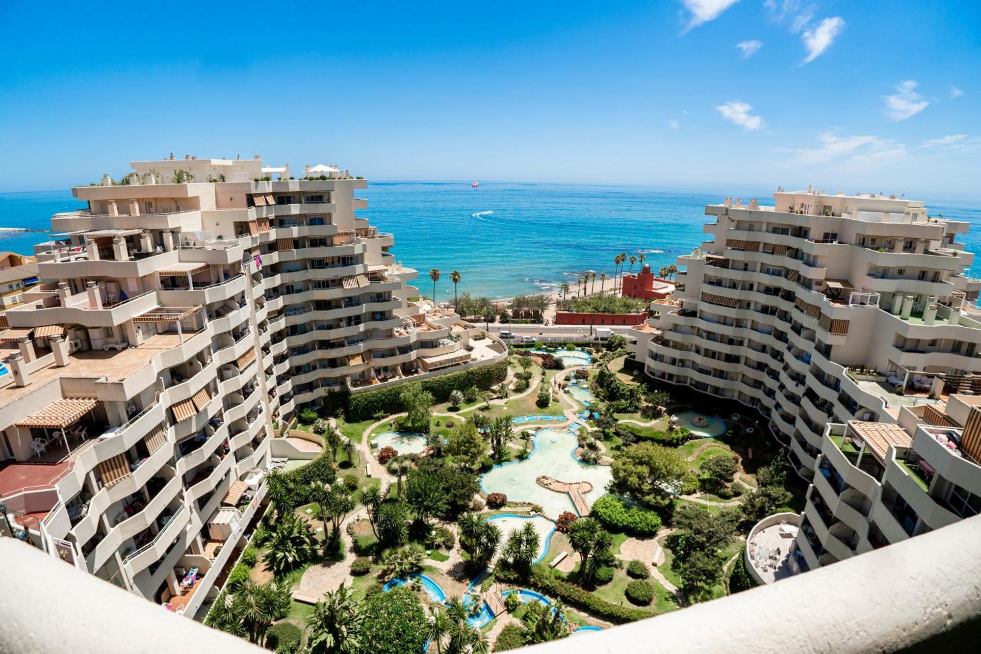 Benalbeach Apartamento Con Vistas Maravillosas Málaga Dış mekan fotoğraf